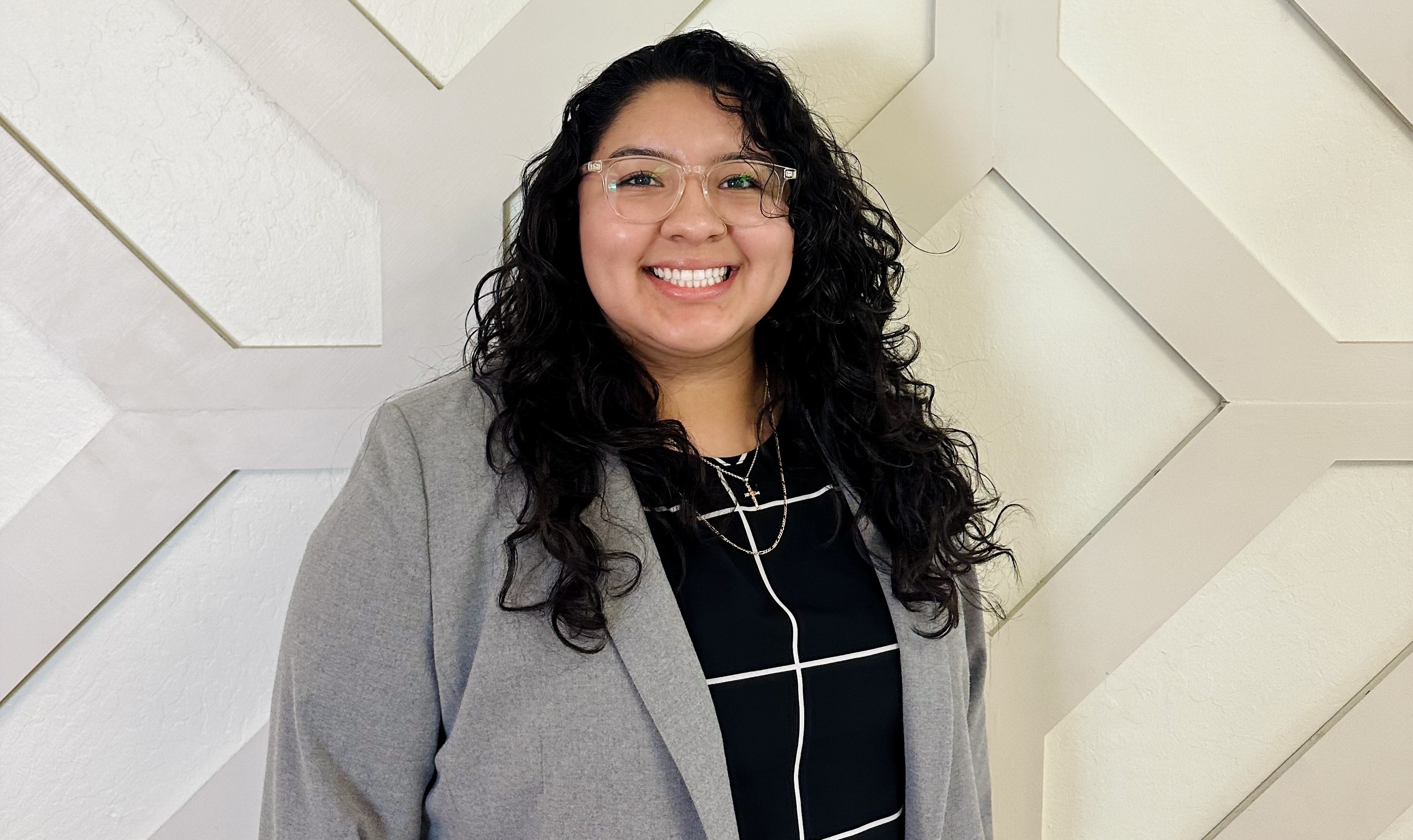 Denise Hernandez_Headshot_Cropped_2025